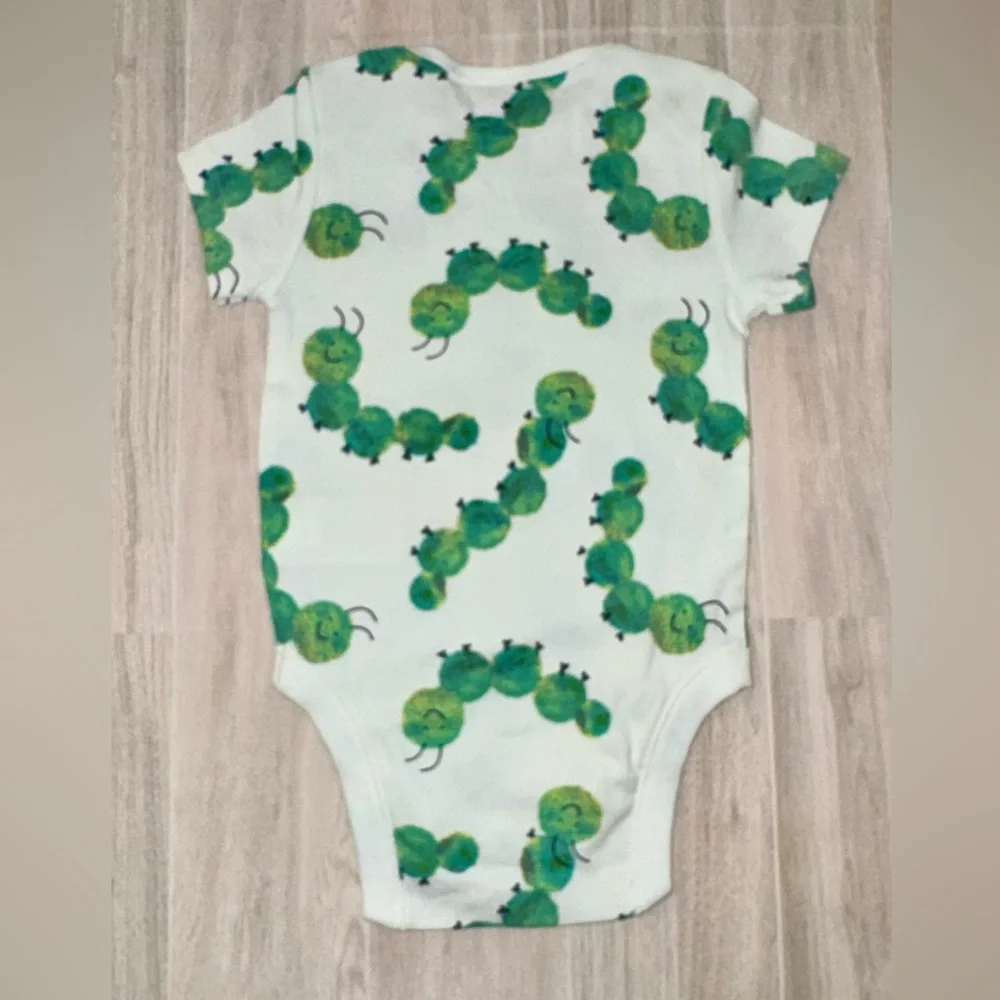 🐛 Carter's White One-Piece Bodysuit w/ Green Caterpillars - size 6-12 months - Picture 2 of 3